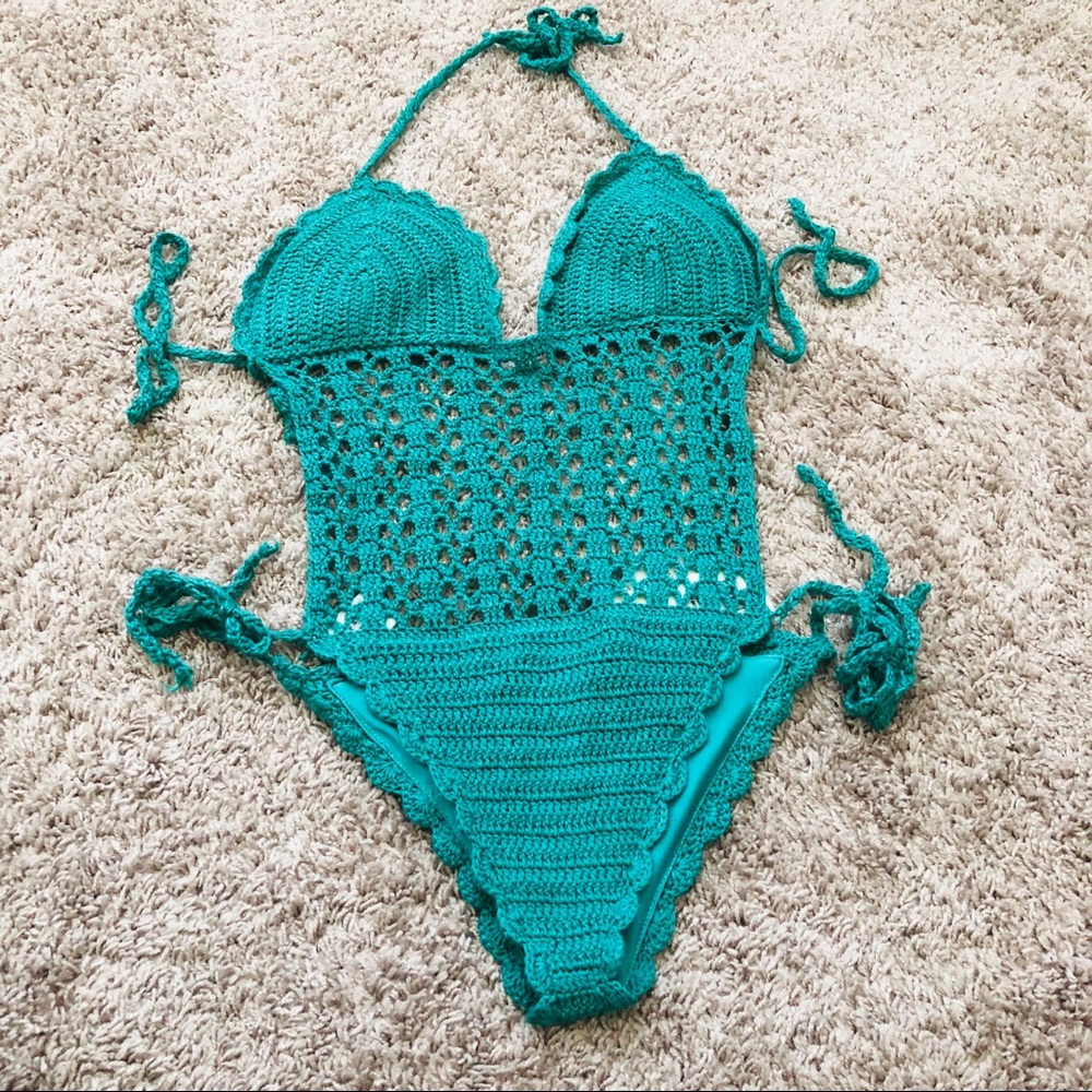 Never Worn NWT crochet swimsuit size M in Turq